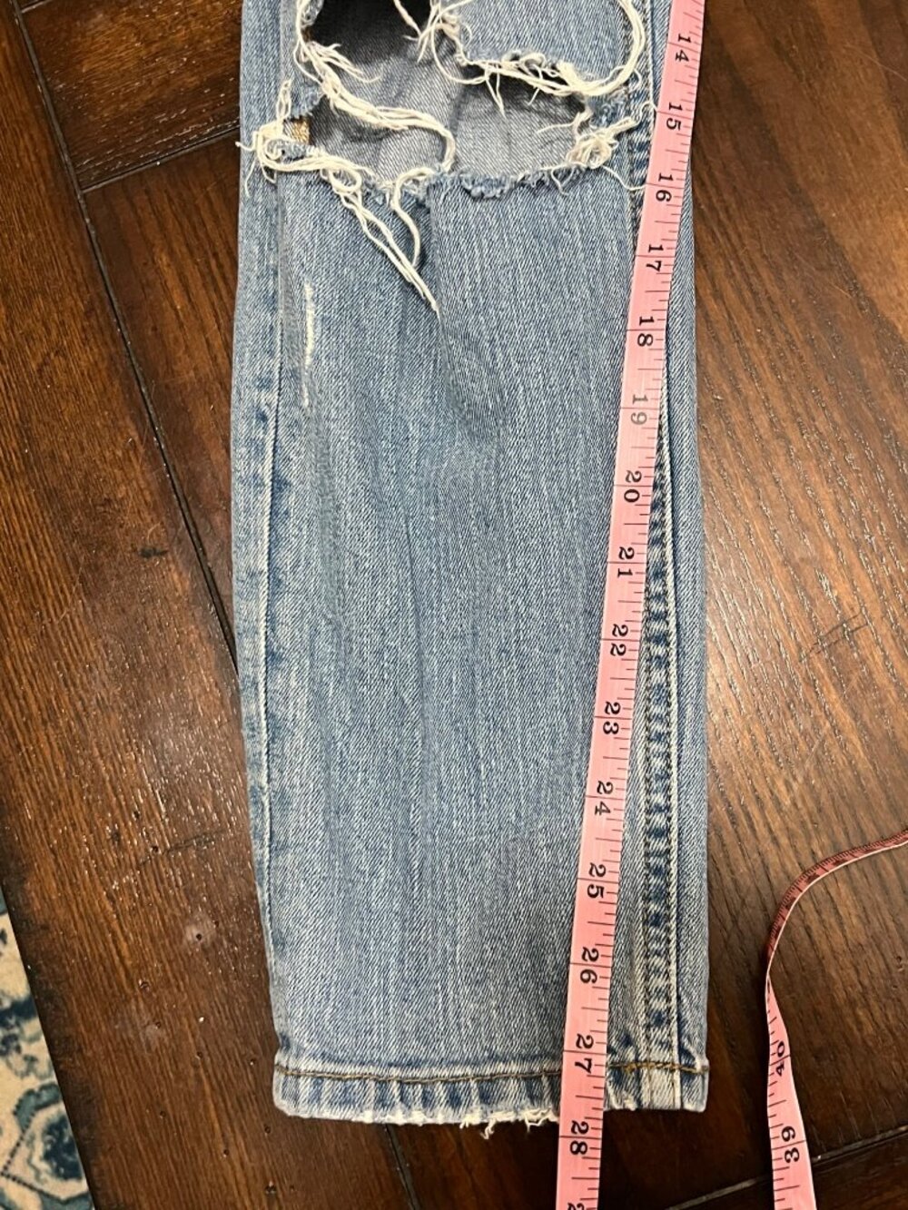 BDG Mom Jean Light Wash Distressed Denim 25W 28L High Rise Casual Women’s Jeans - Picture 9 of 10